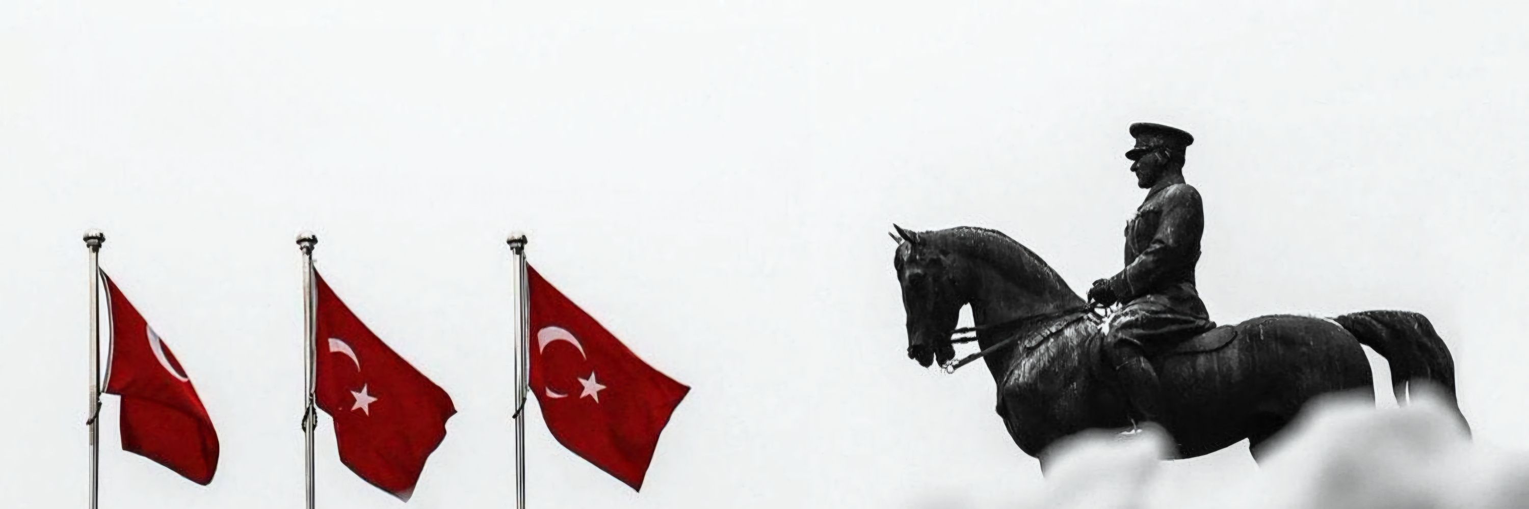 Ulu Önderin Işığında