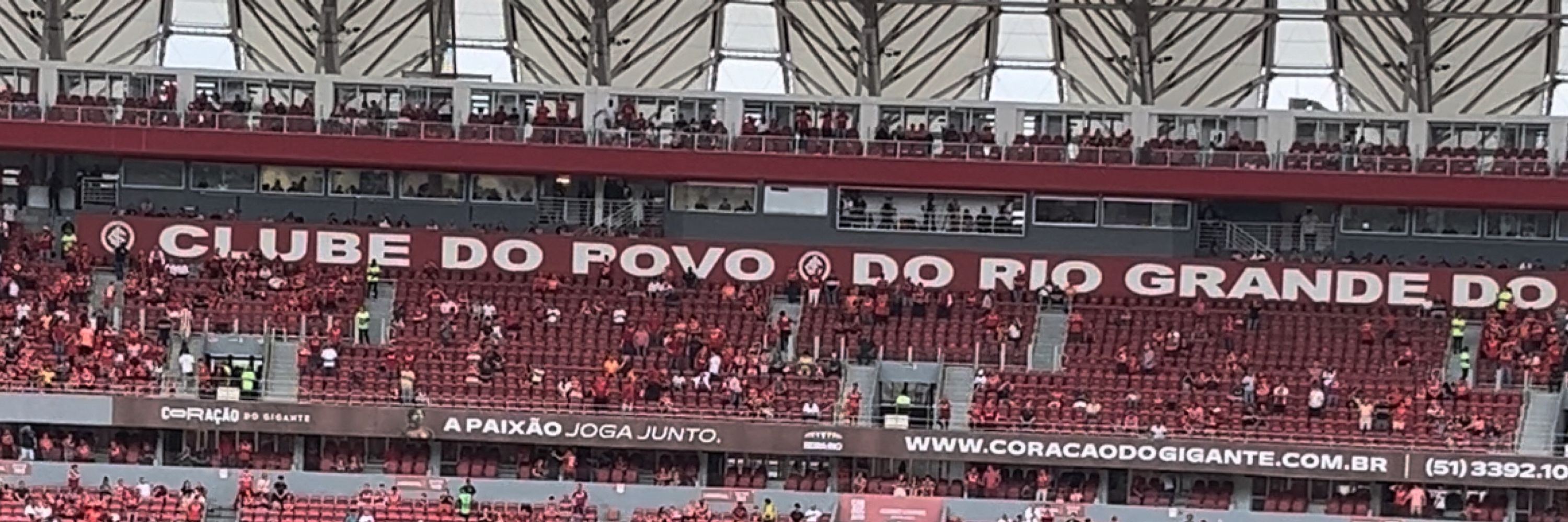 Adriano Flores