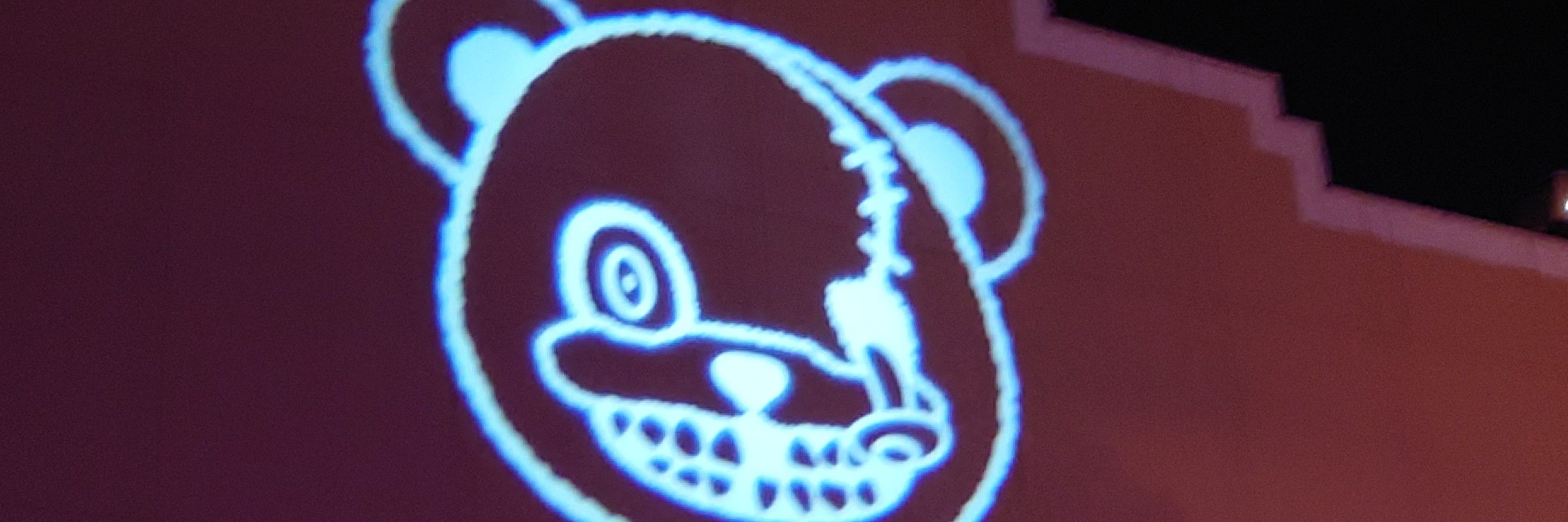 くろむ