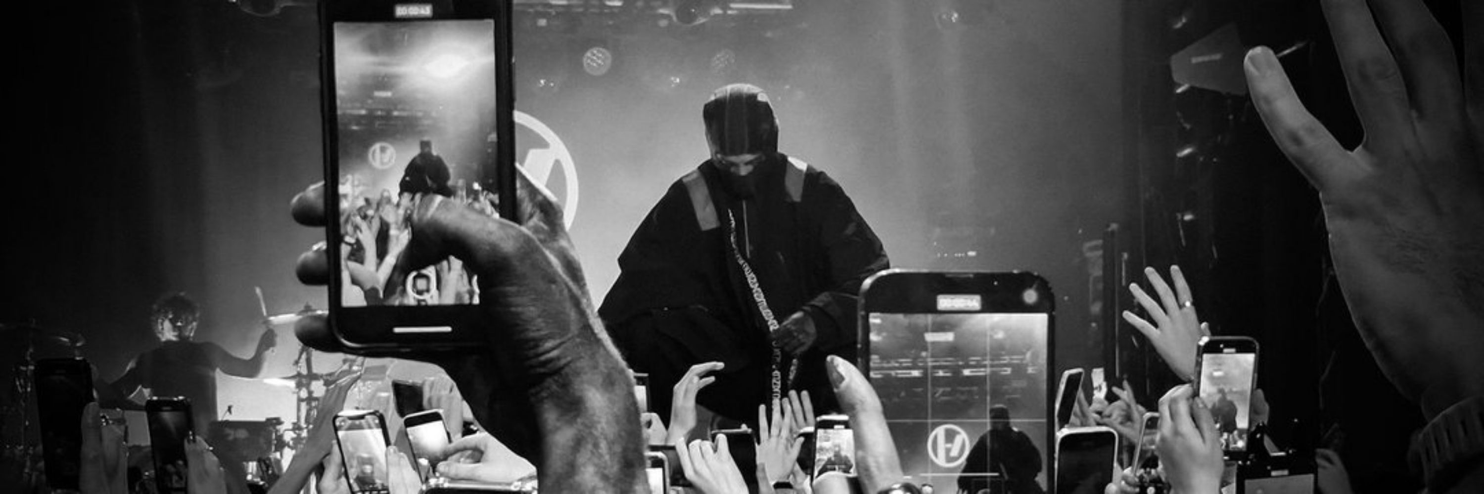 mon |-/