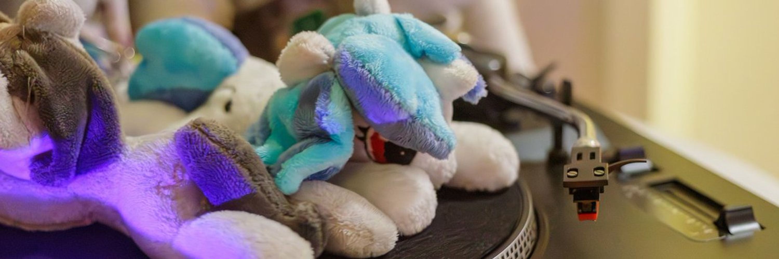 Bootleg Vinyl ➟ EponaFest ➟ Hop's Featherfest