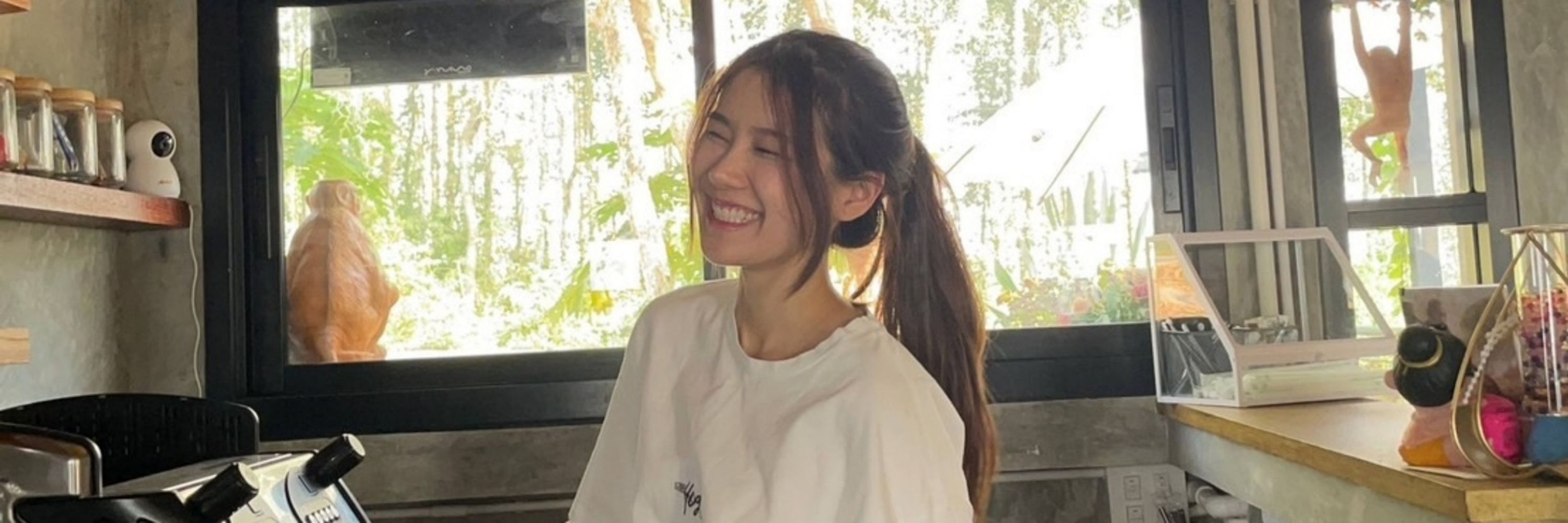 โต๊ะสี่บะหมี่พิเศษสอง