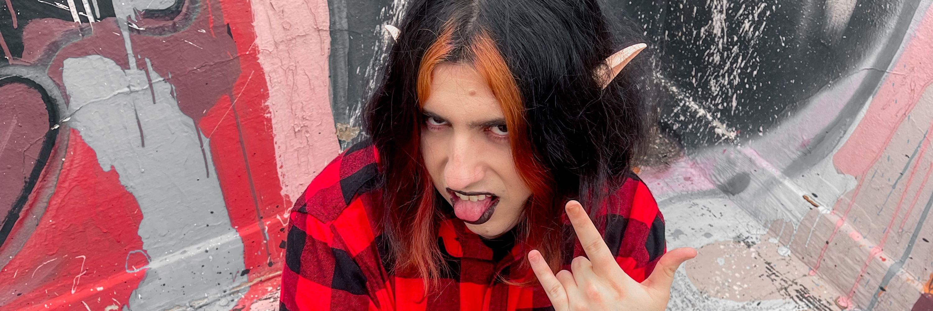 FoxyKai 🏳️‍⚧️ Tgirl