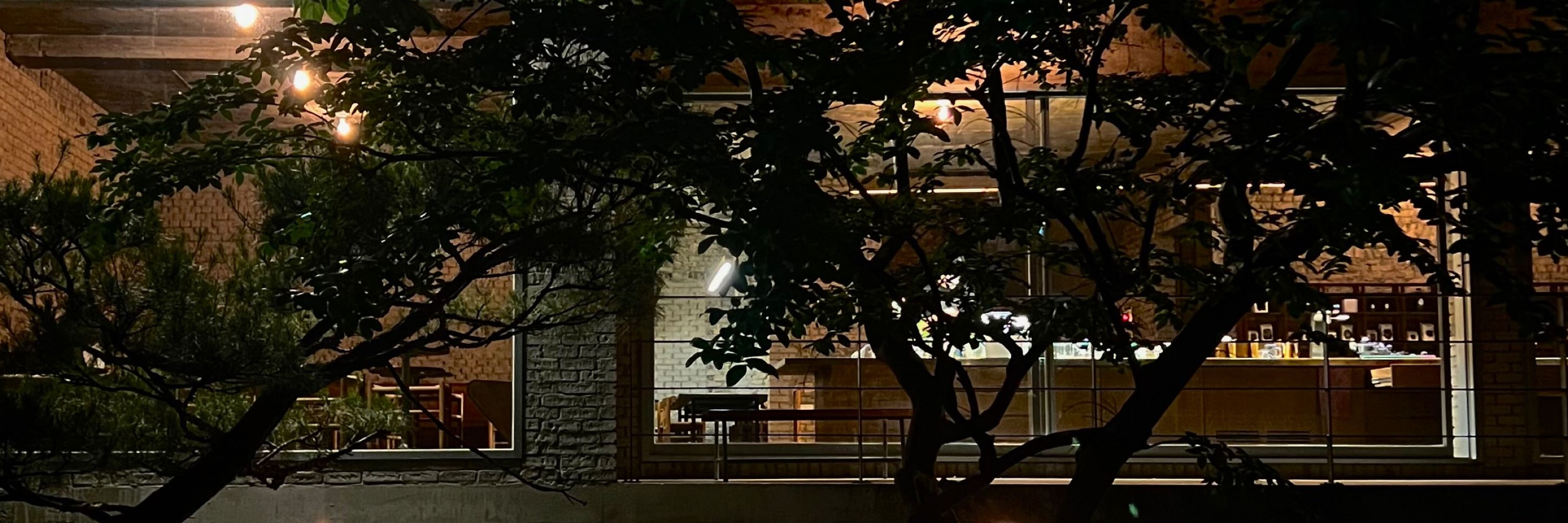 곁