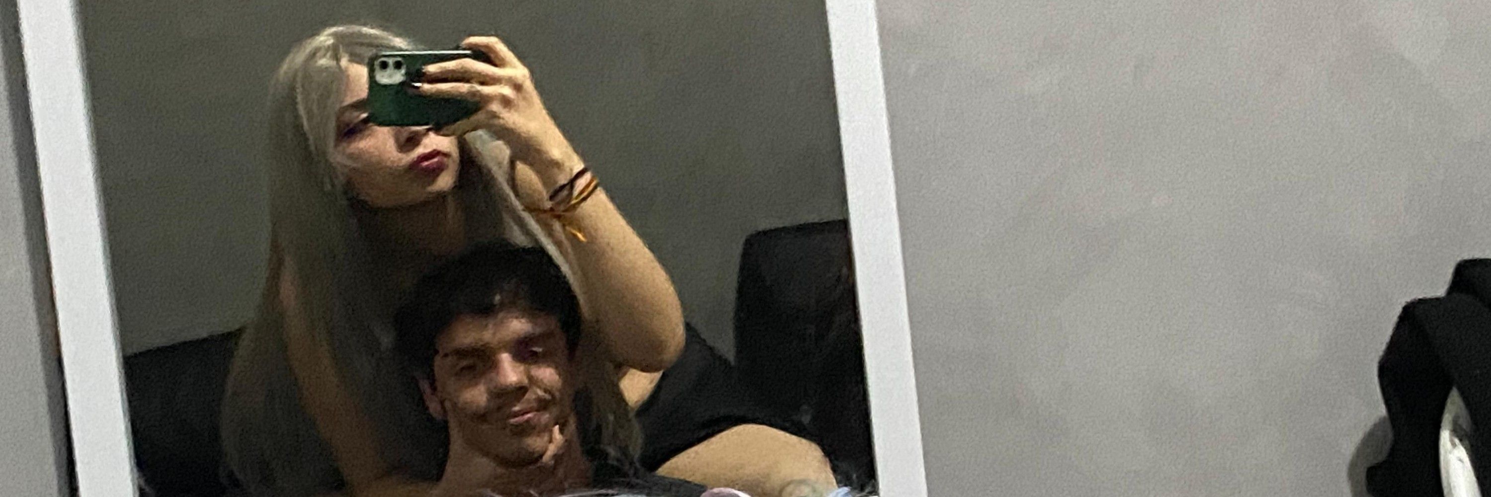 transa rindo e dorme chorando 