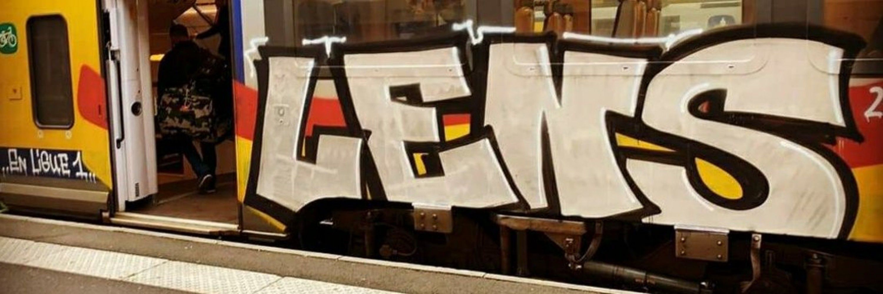 enseignAntifa