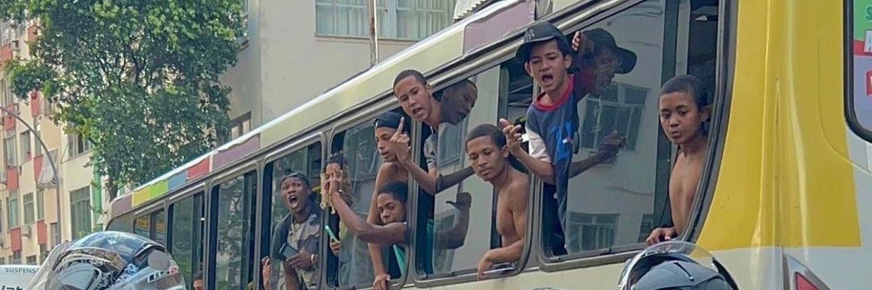 Guaravita de urânio