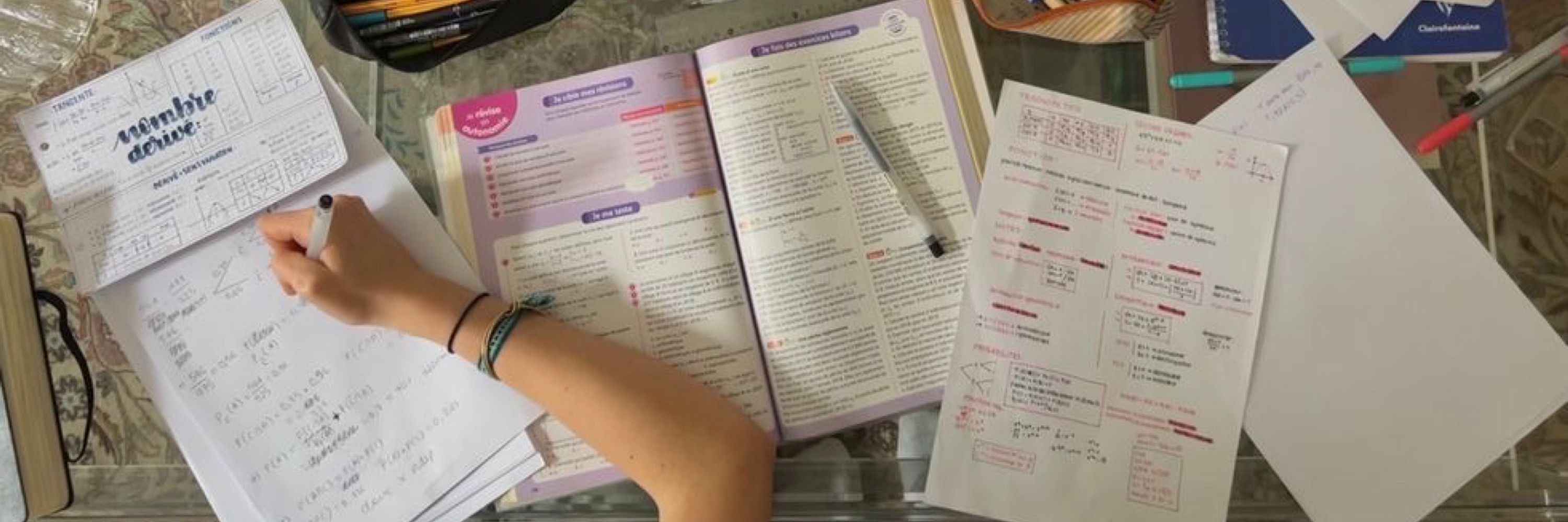 Faço seus trabalhos escolares 📚