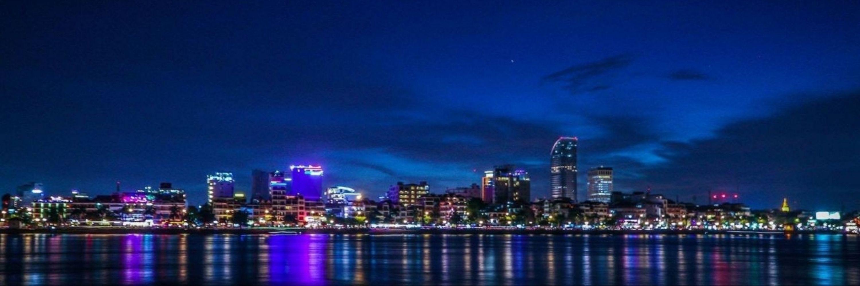 Vourn 🇰🇭 🇺🇸 💙