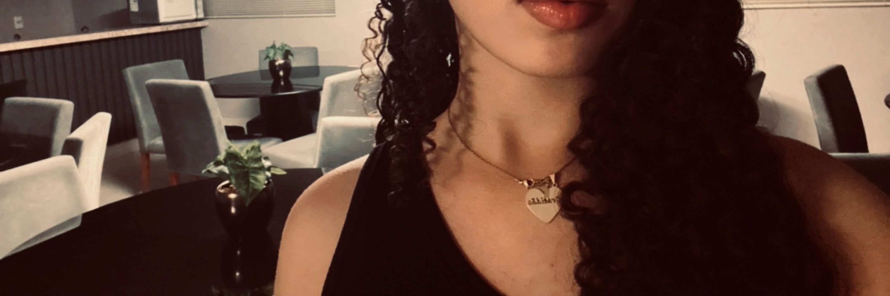 Júlia Oliveira 