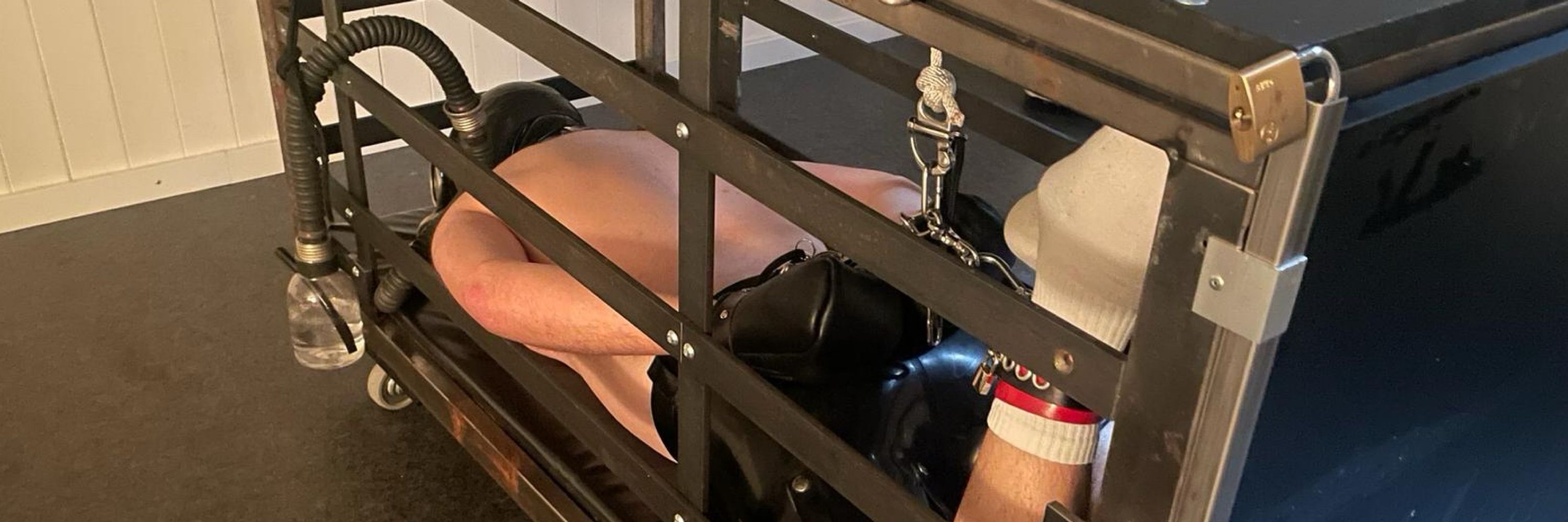 Rubber.Twink.02