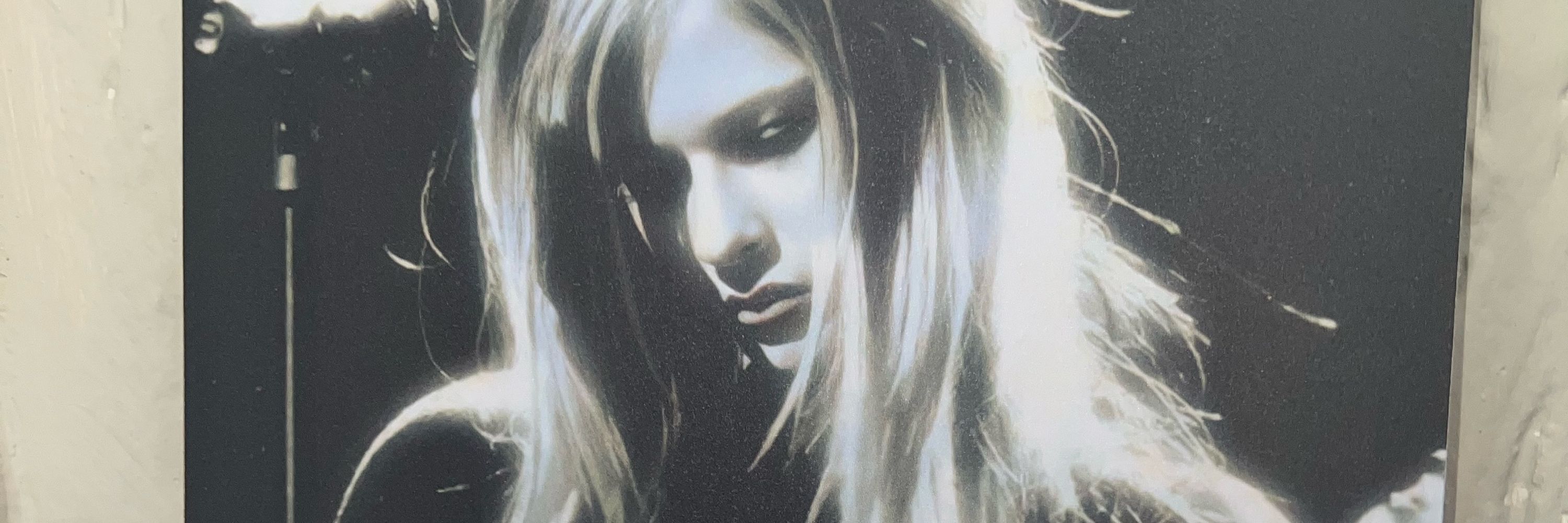 lucas love avril