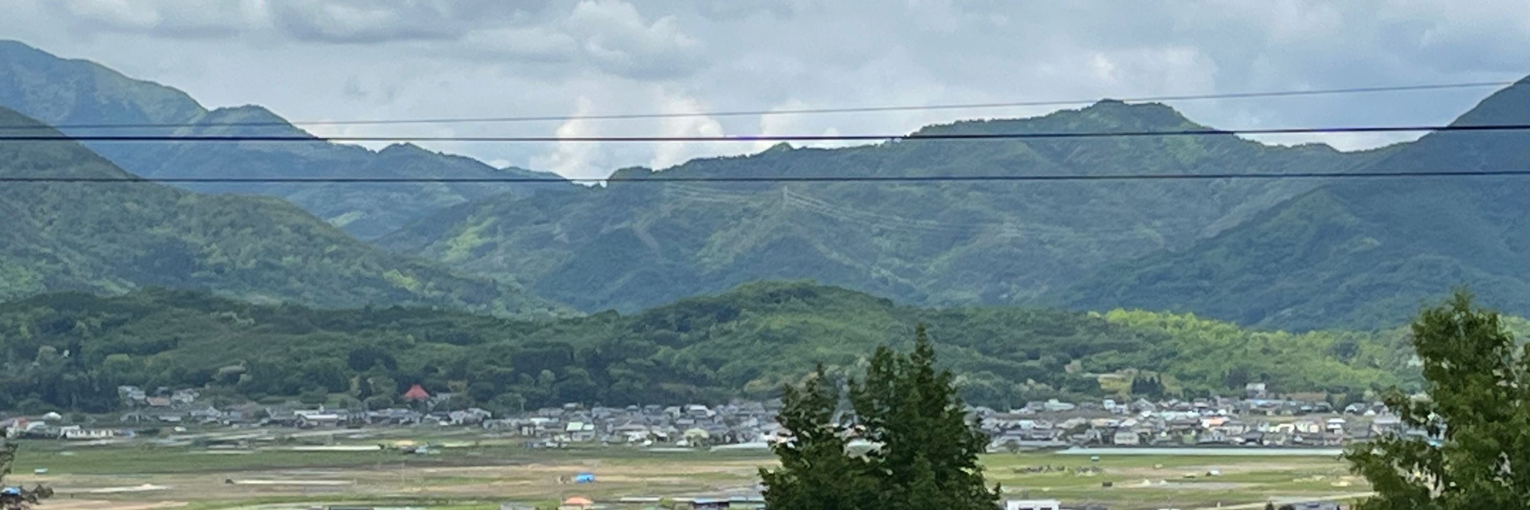 な～