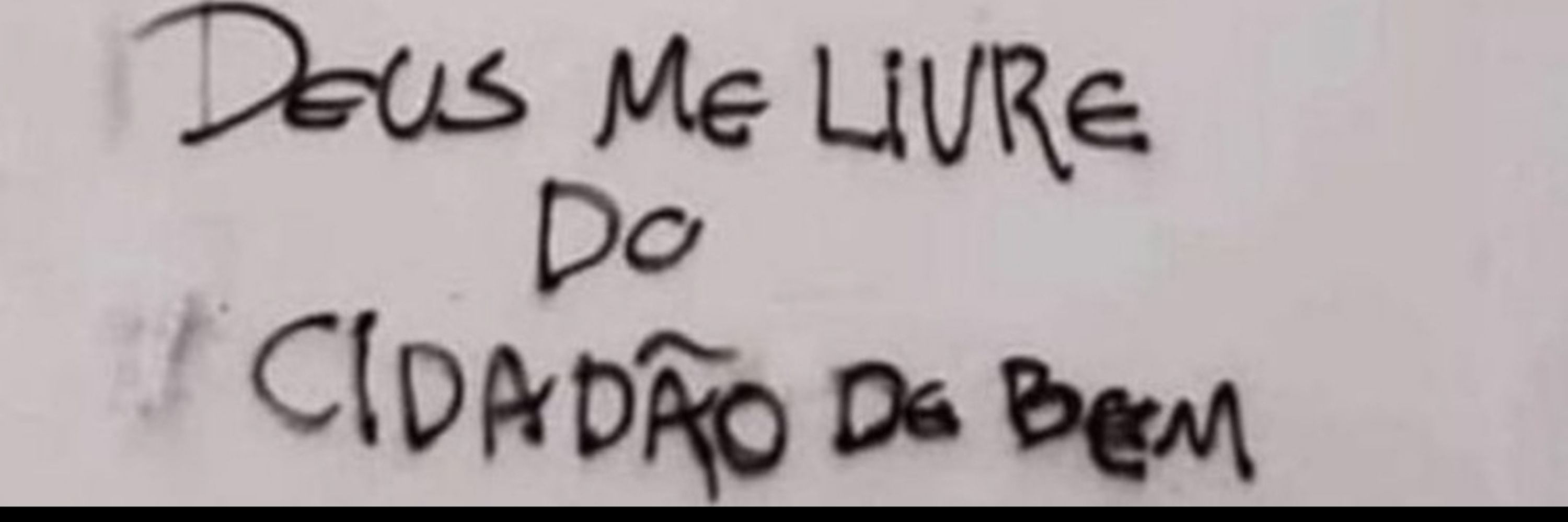 Adrielle com E
