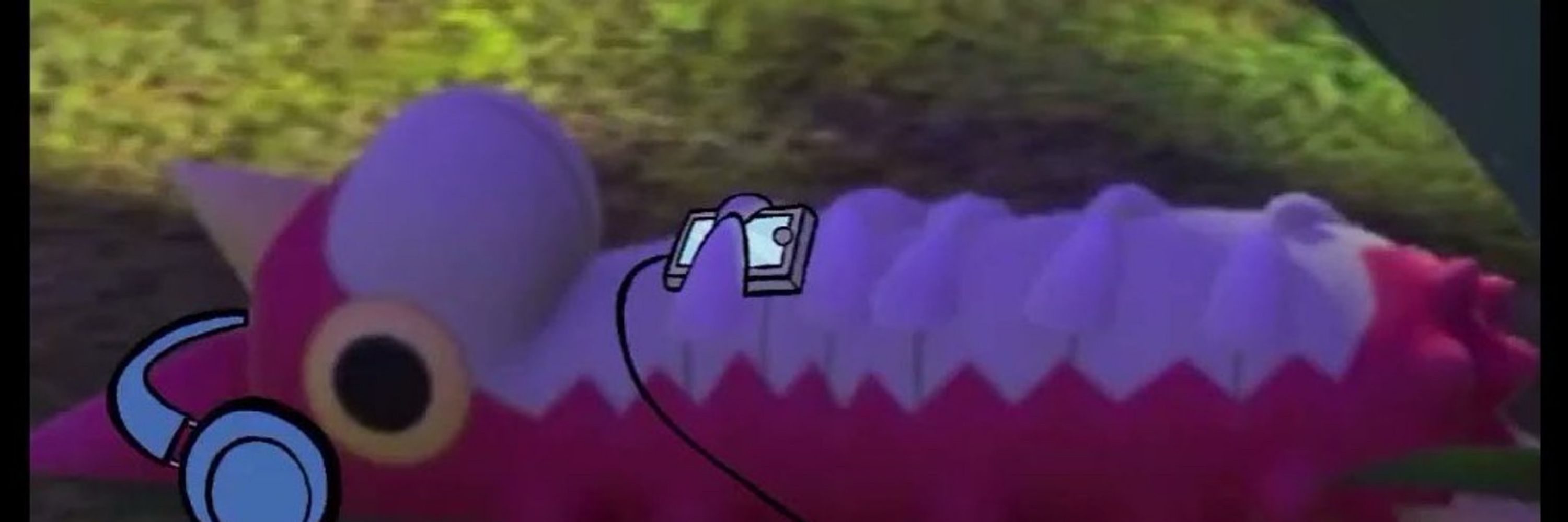 >:3