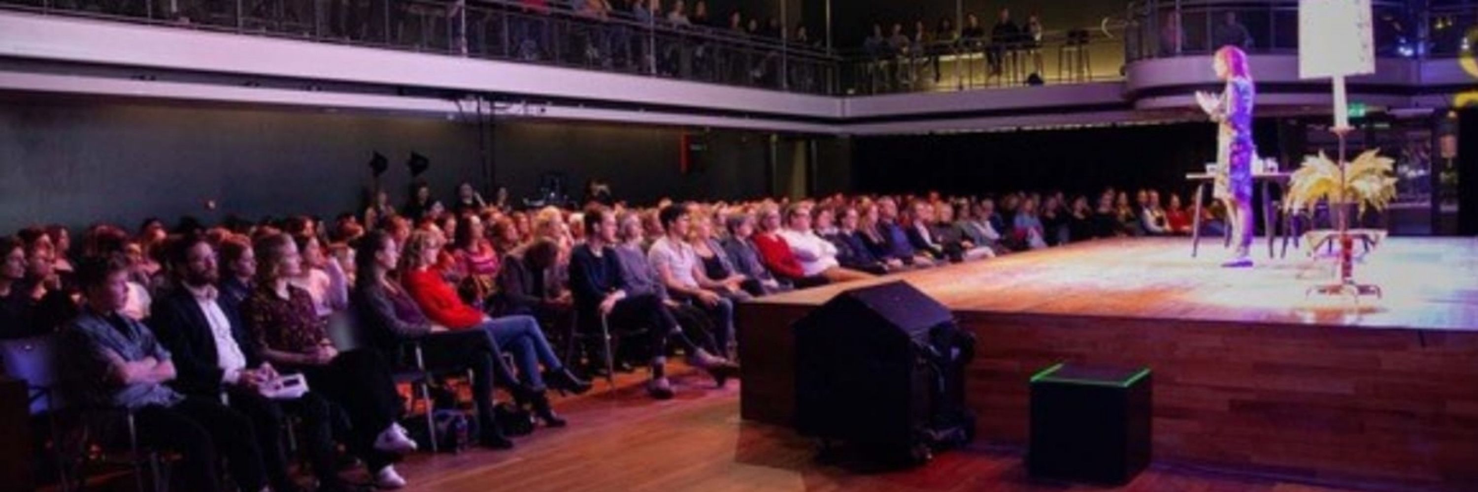 Mariska Bosch: theatrale praatjesmaker voor onderwijs en ouders