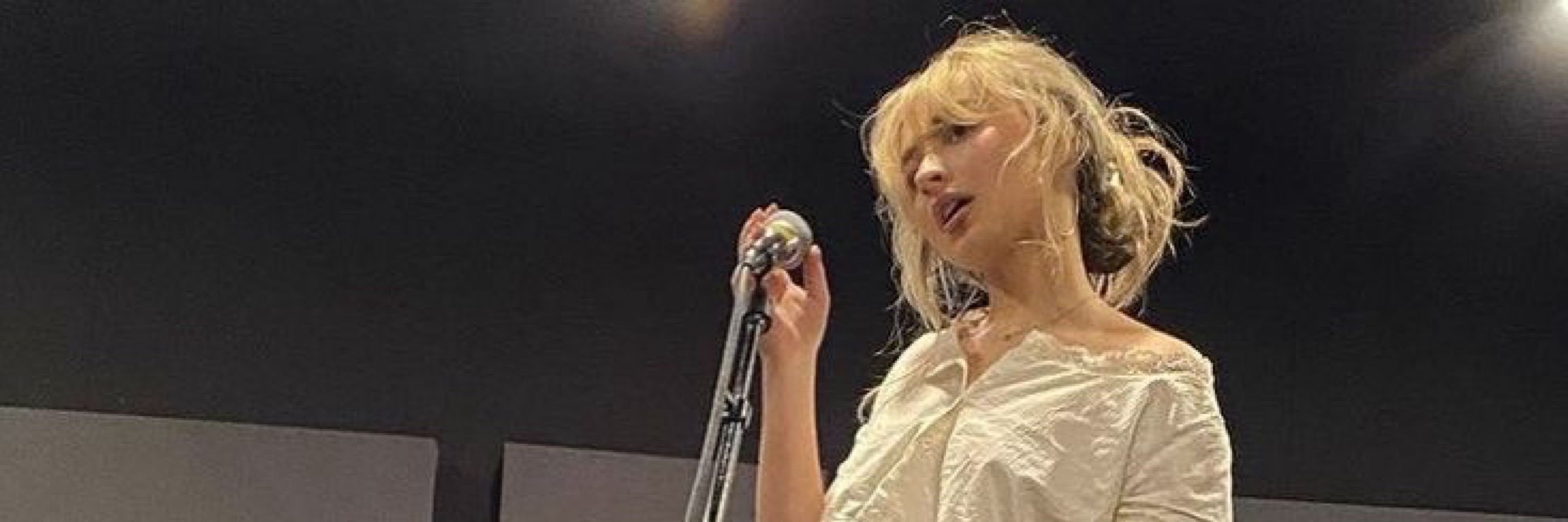 ela | VIU A TAYLOR