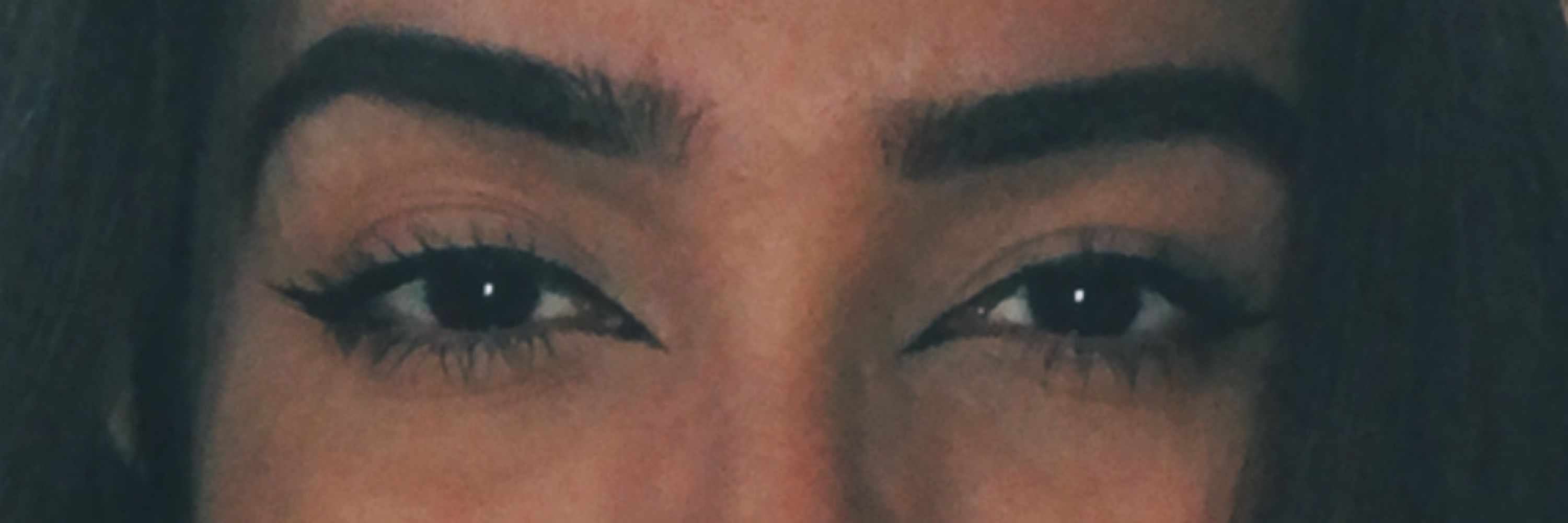 𝕰