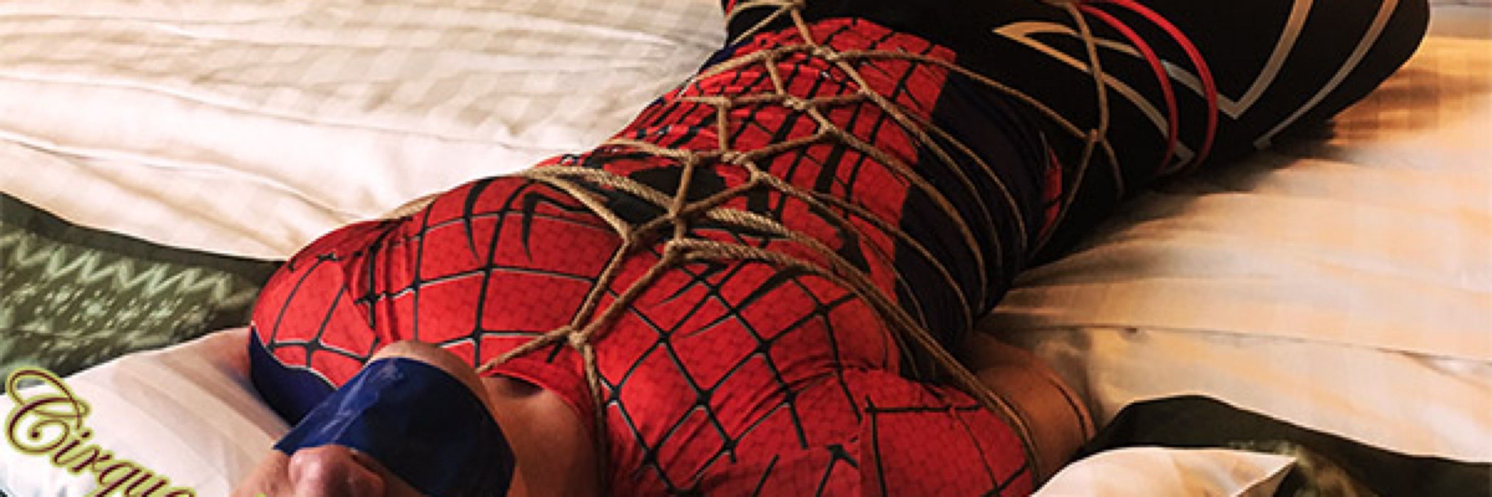 Cirque du Bondage