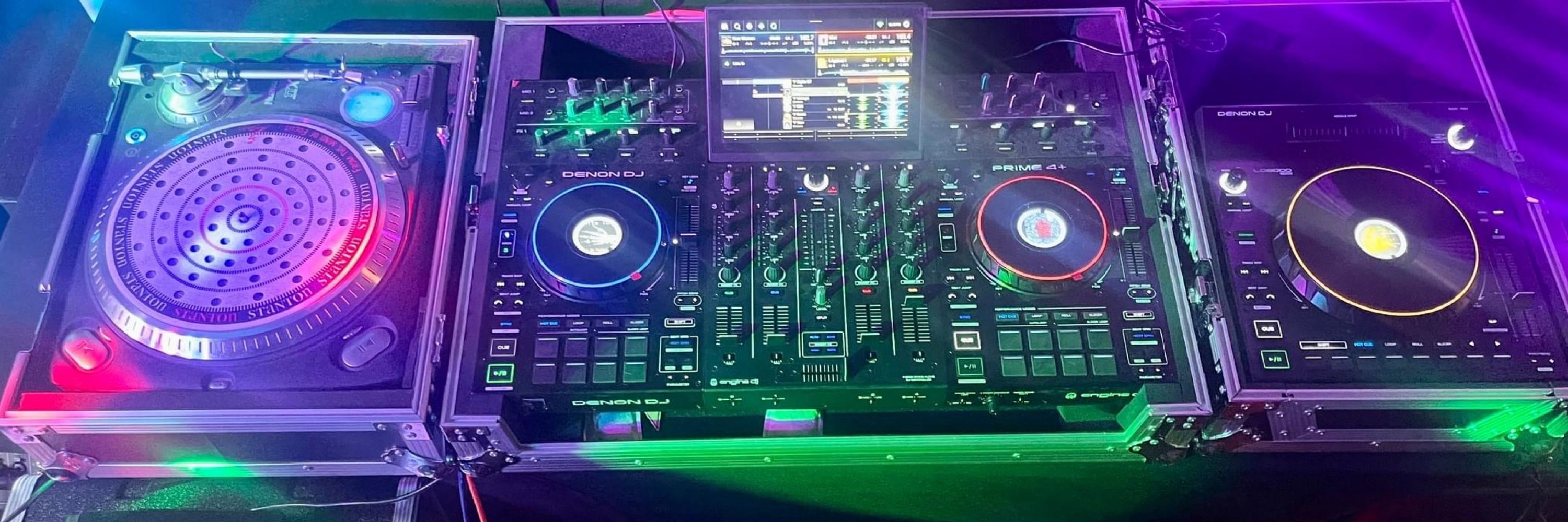 DJ/KJ Wallflower