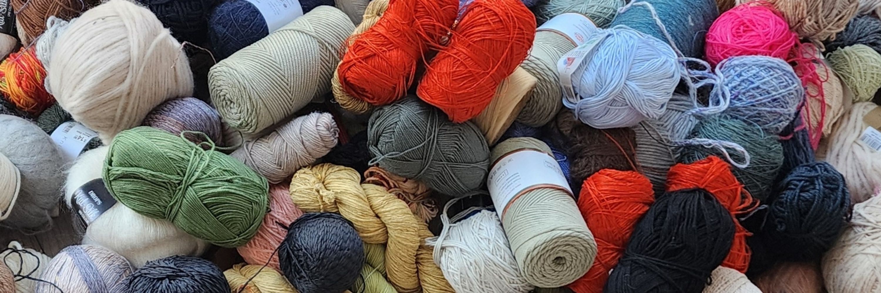 Knitting with Ève