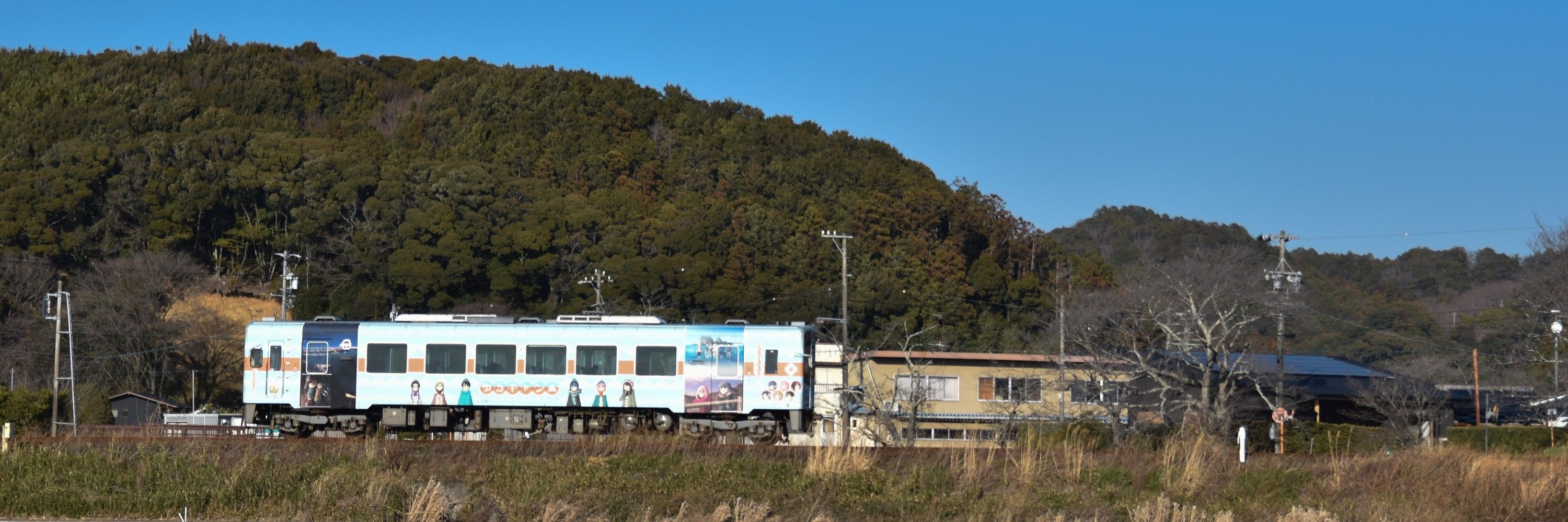 新川ふみ