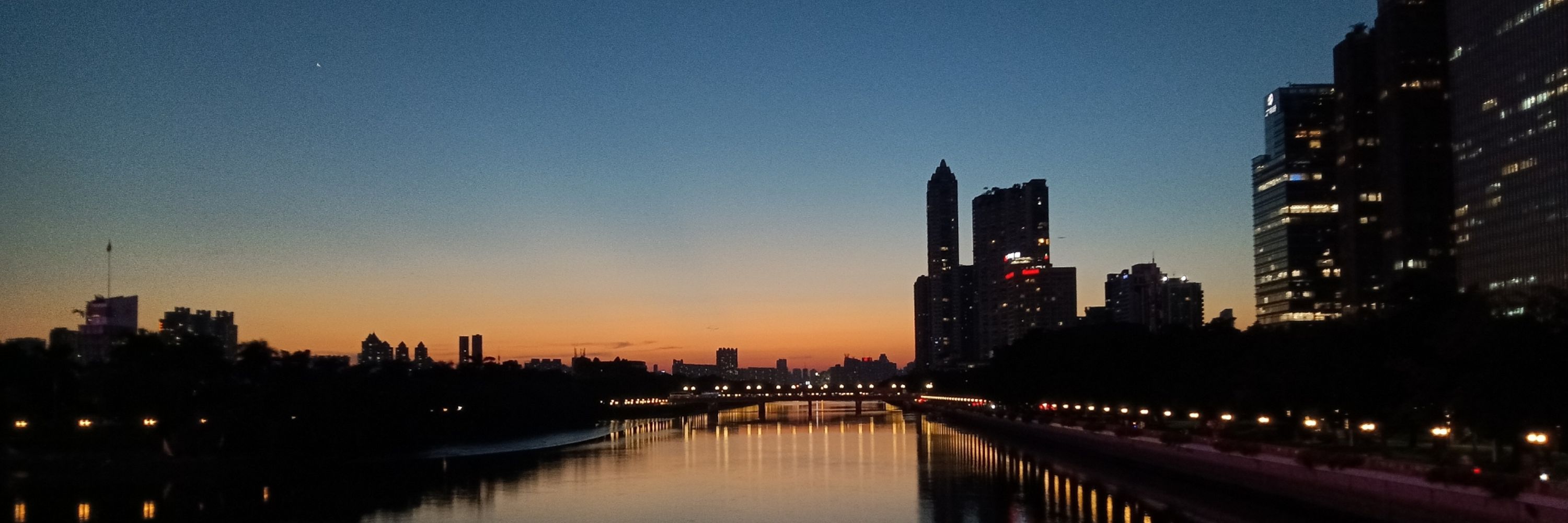 狗小盒