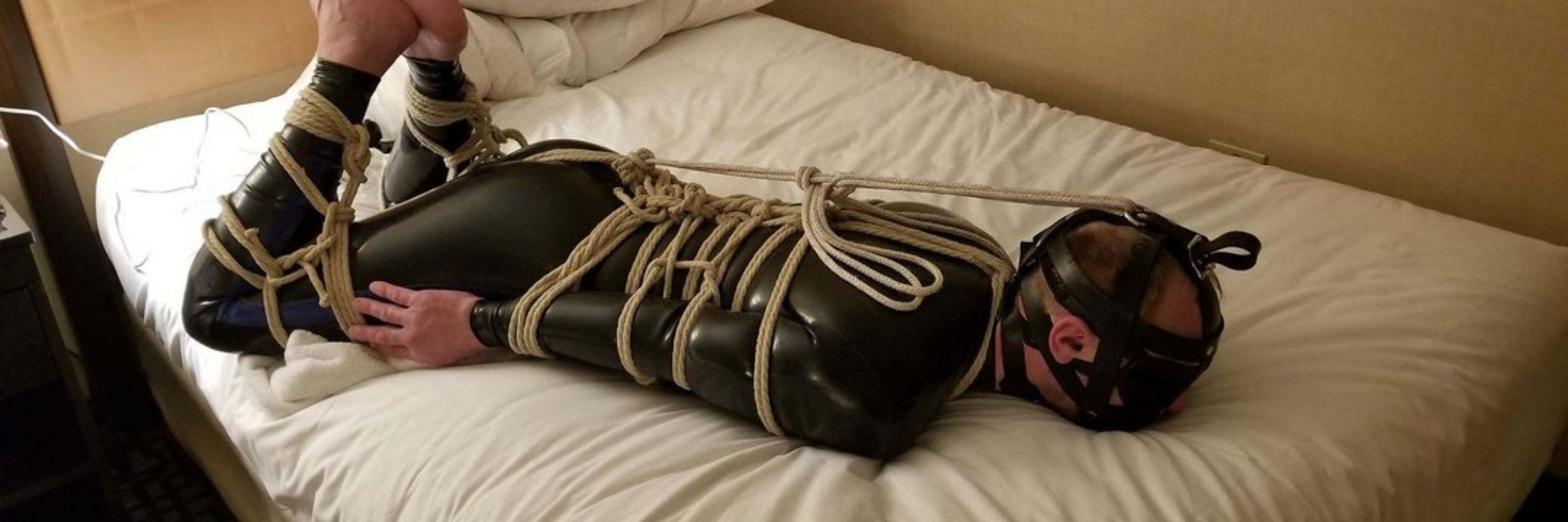 Bondage Otter 🔜 MAL