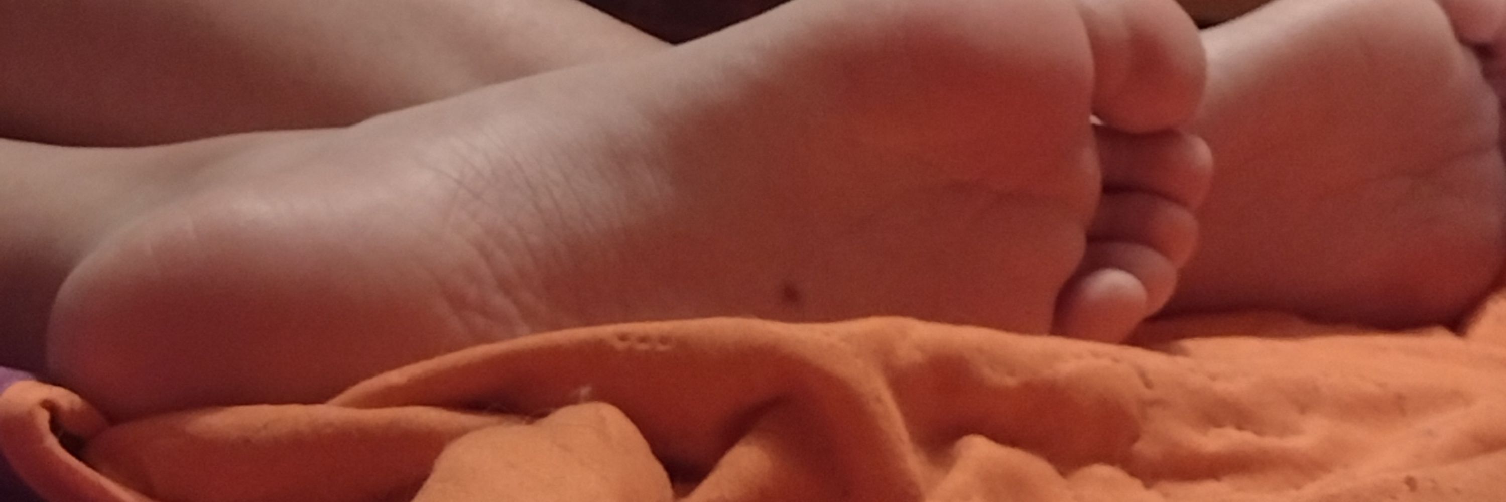 Valery feet