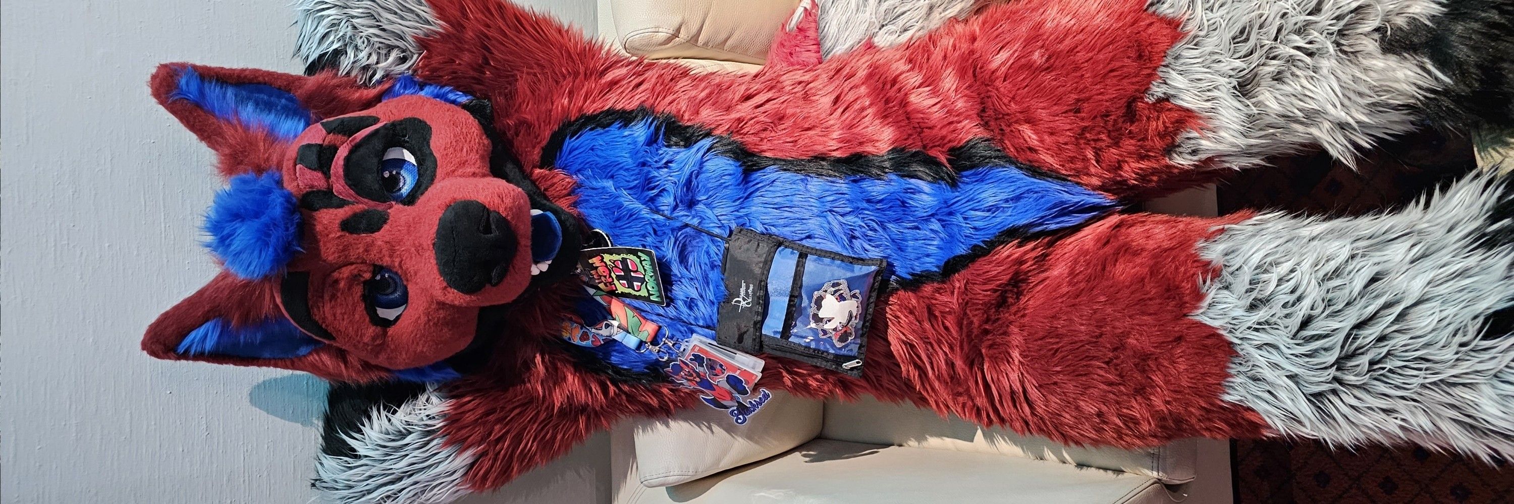 Blackred Paws