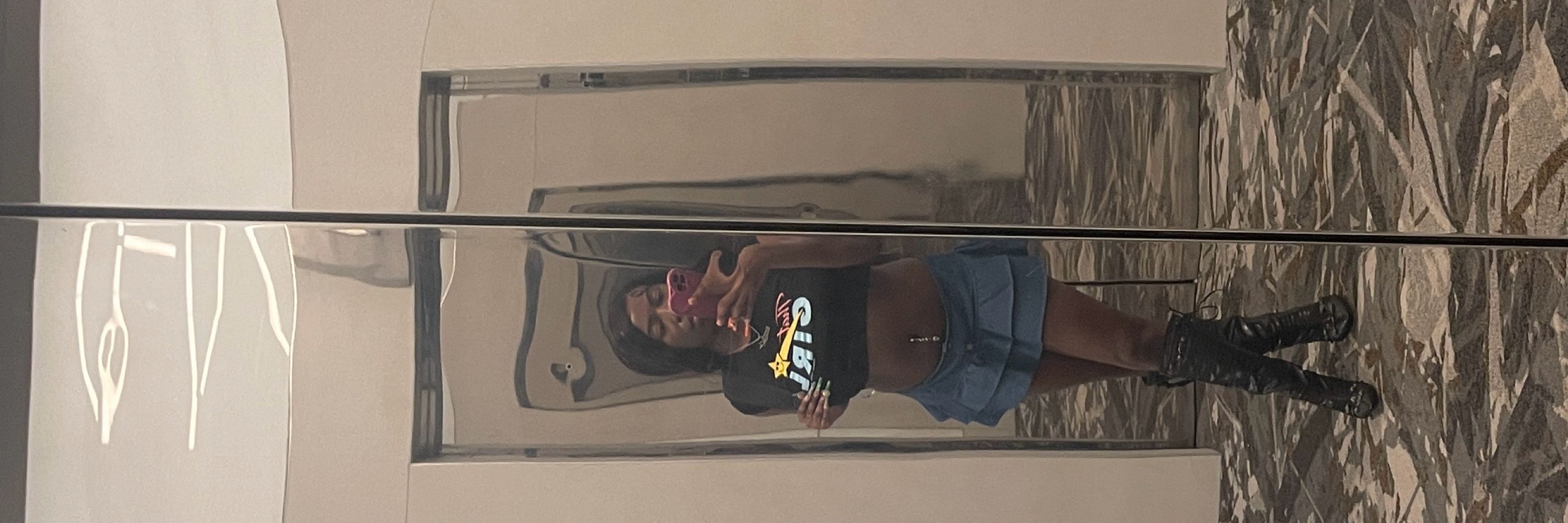 Thee blk hottie ★