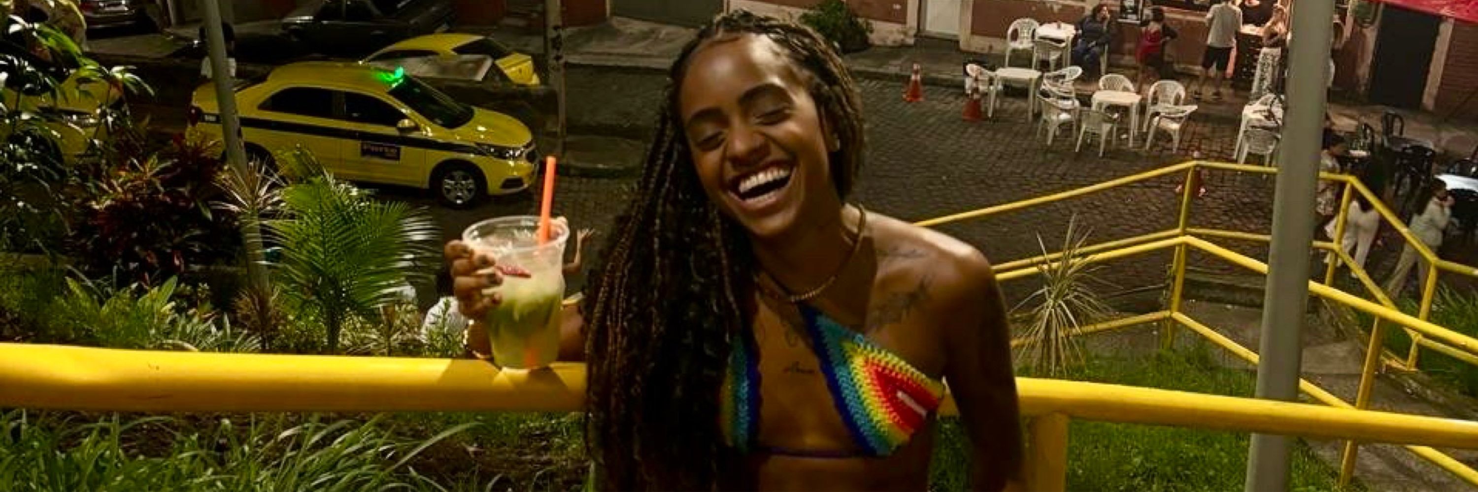 Vitória Barros 