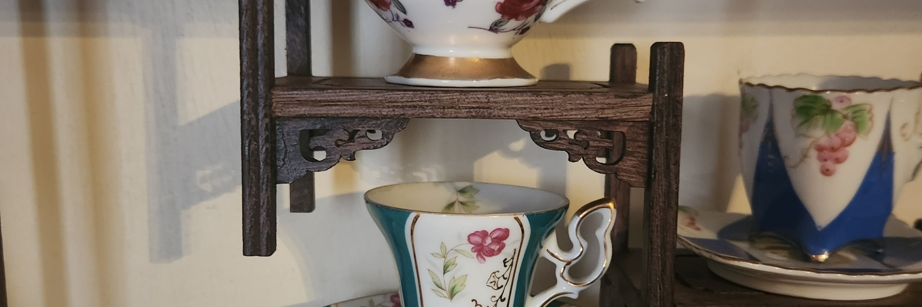 Tea with Honey: Blends and Brews