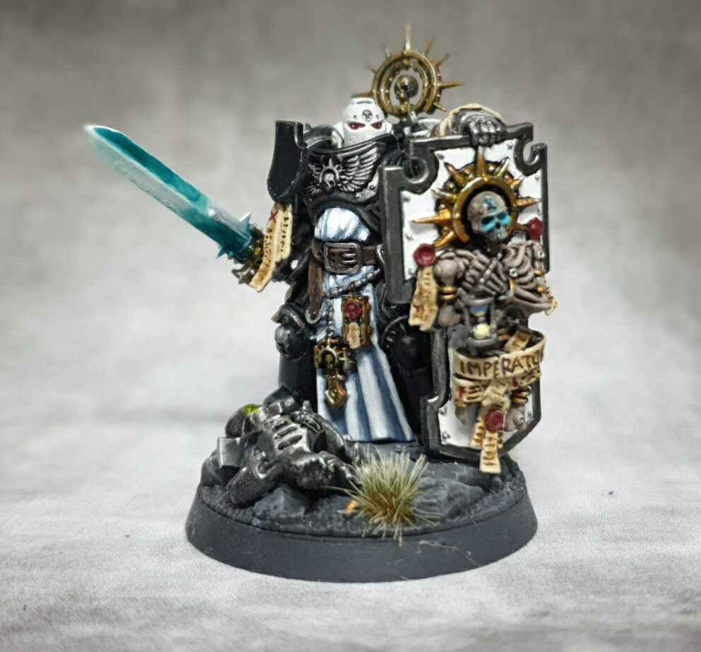 Iron Hands captain with relic shield 