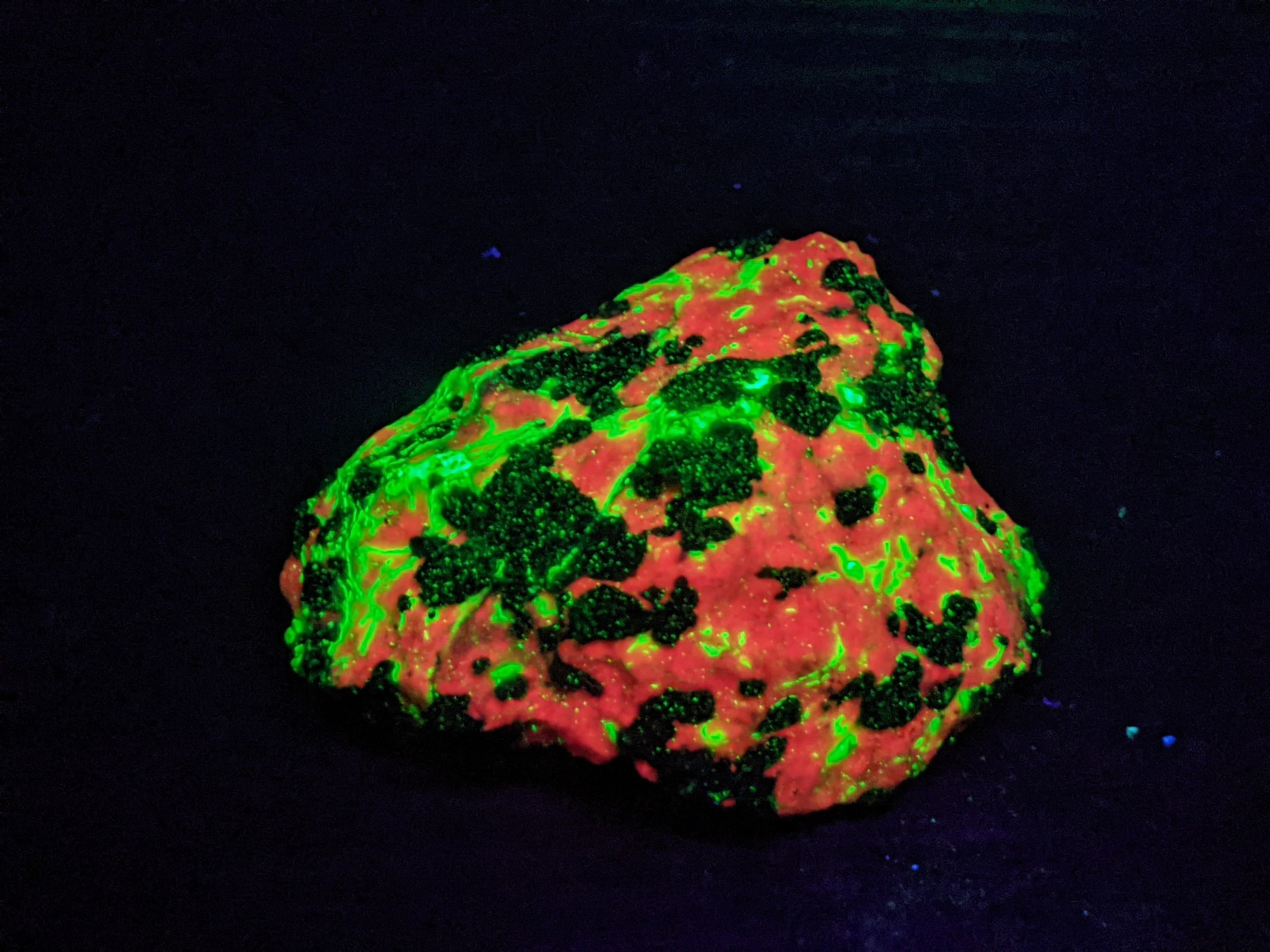 Calcite+willemite, SW UV