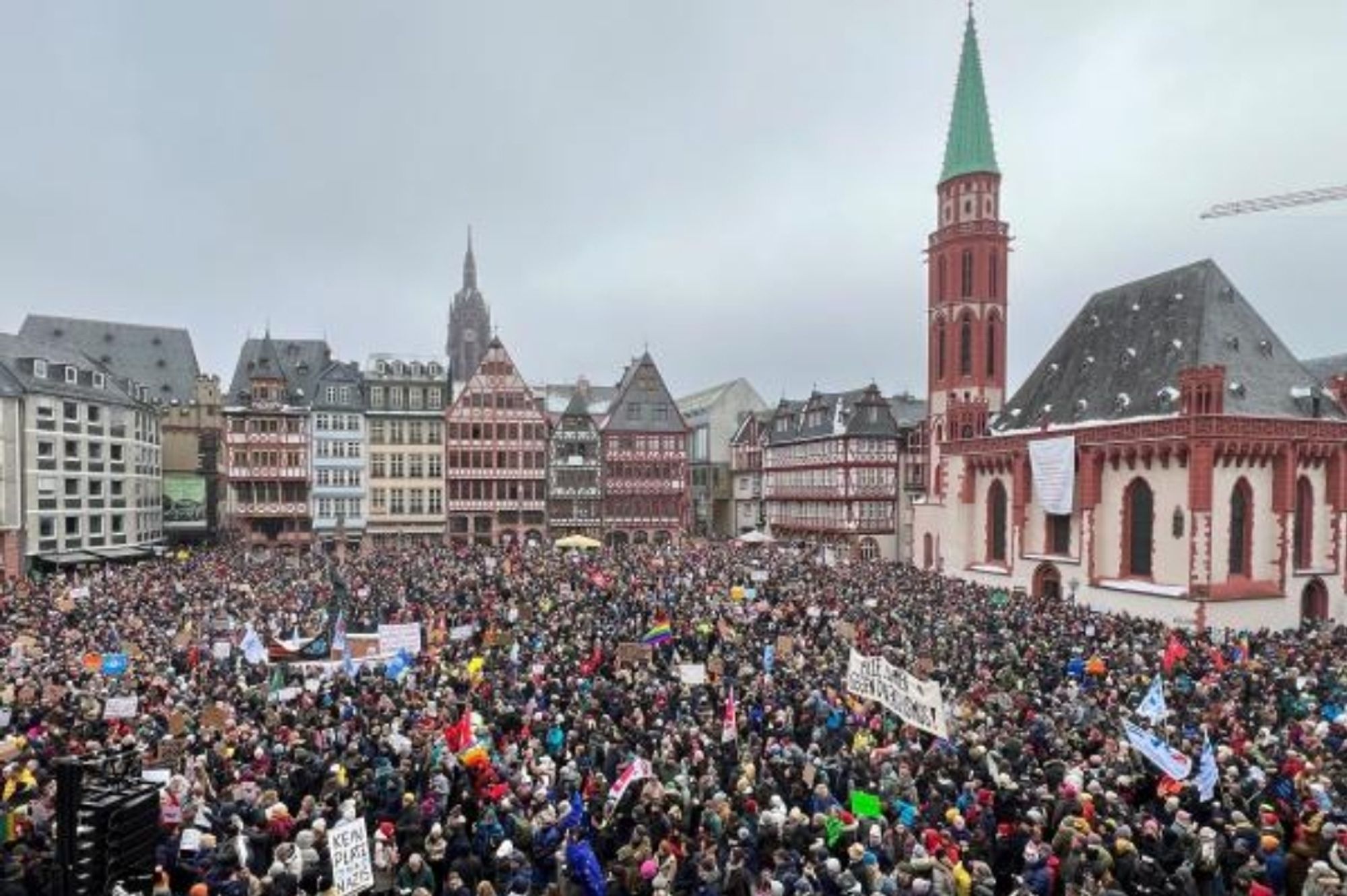 Demo gegen rechts in Frankfurt