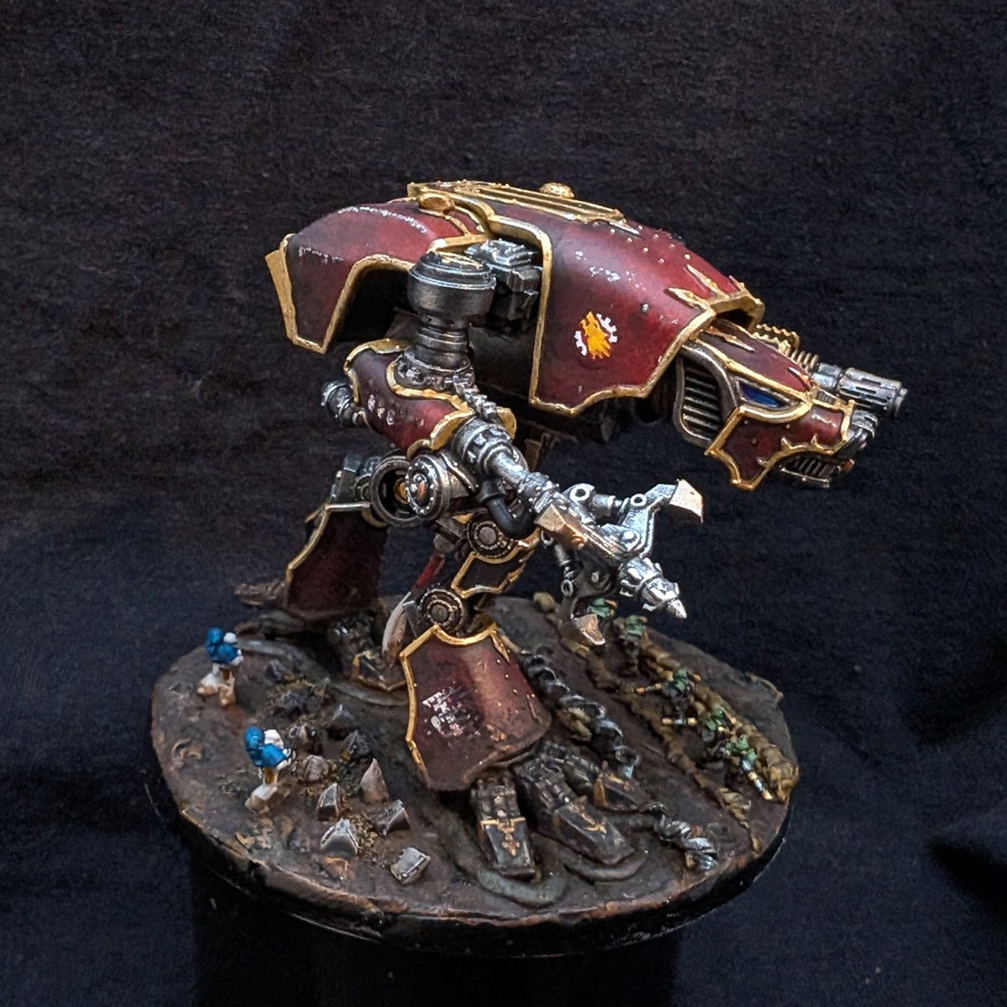 a Warhound Titan from Legions Imperialis, painted in Legio Audax (Ember Wolves) colours. right view.