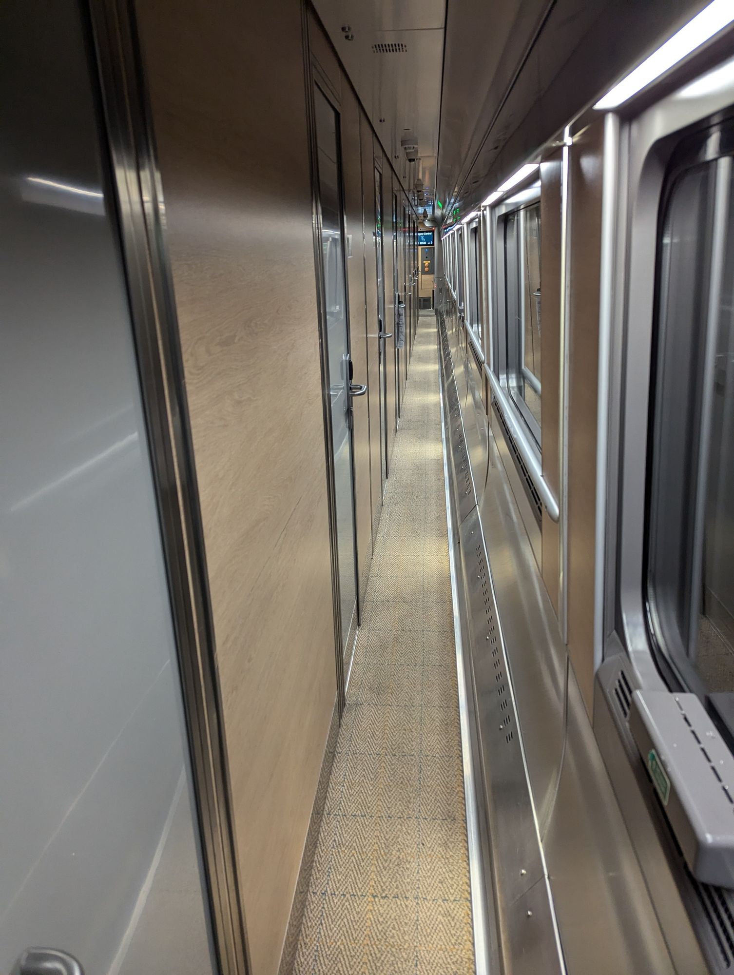 Sleeper train narrow corridoor