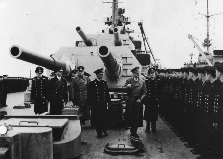 Black and white photo of Hitler inspecting the Bismarck in 1941