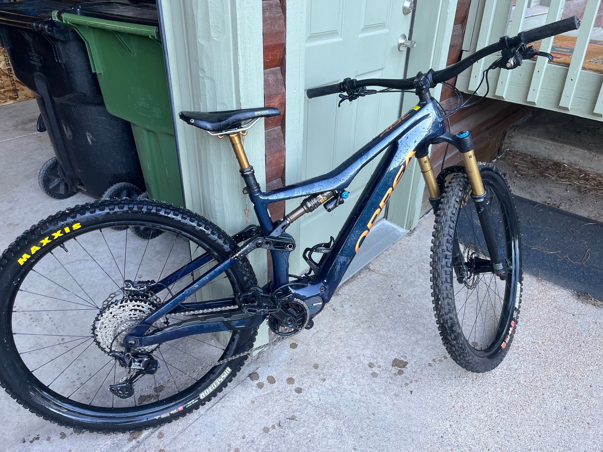 Very sexy electric mountain bike with too much kashima