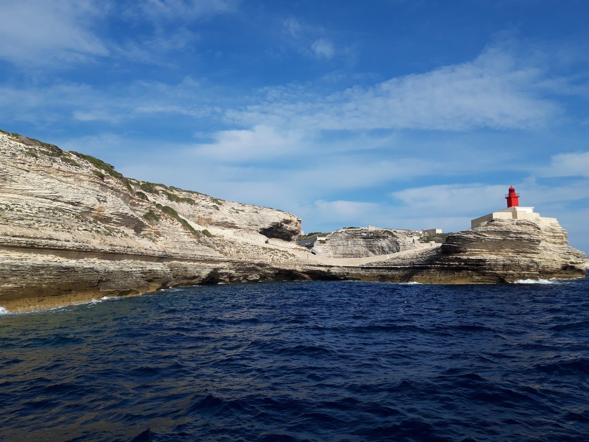 Le phare qui marque l'entrée du port de Bonifacio