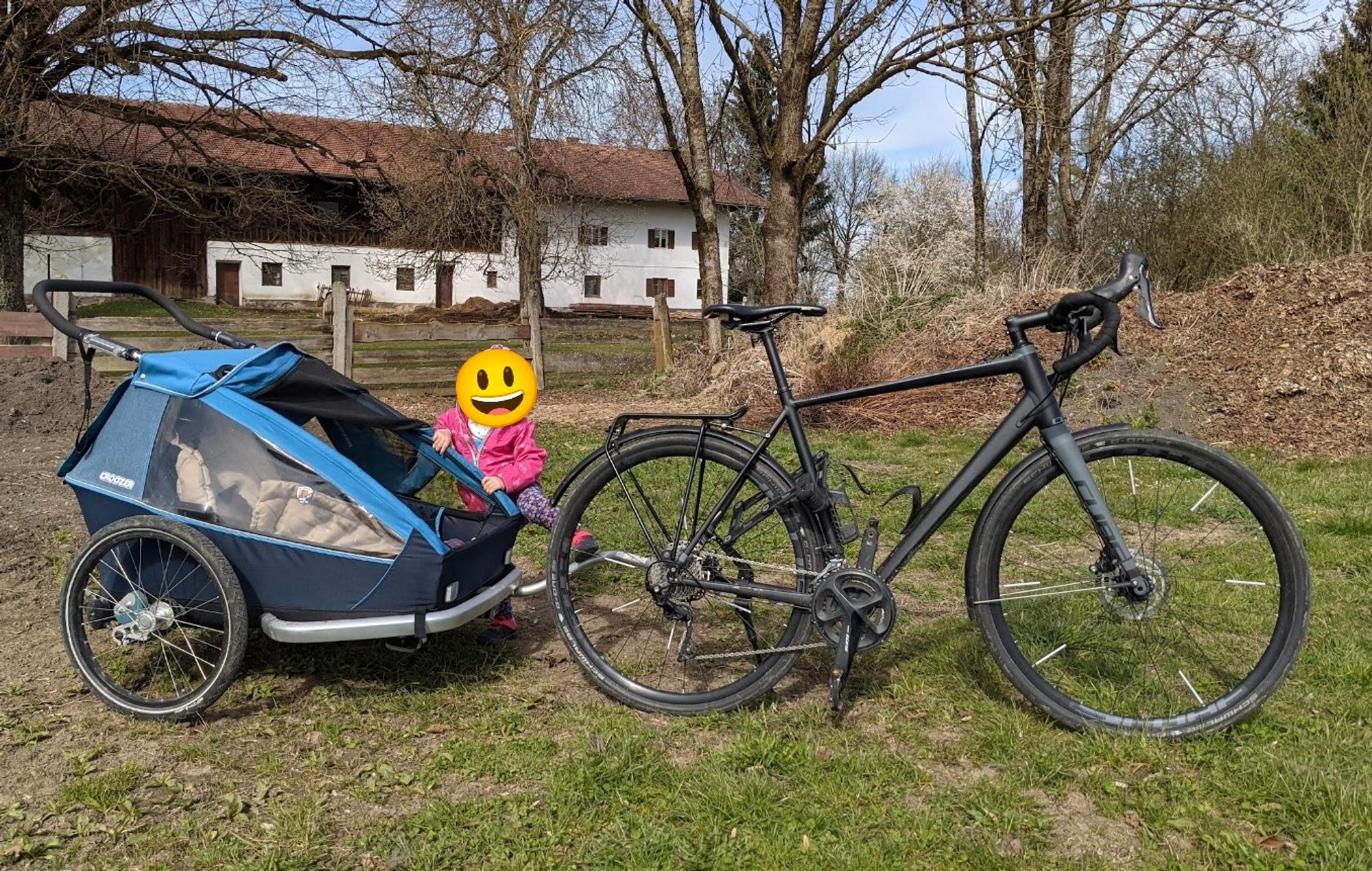 Gravelbike mit Kinderanhänger