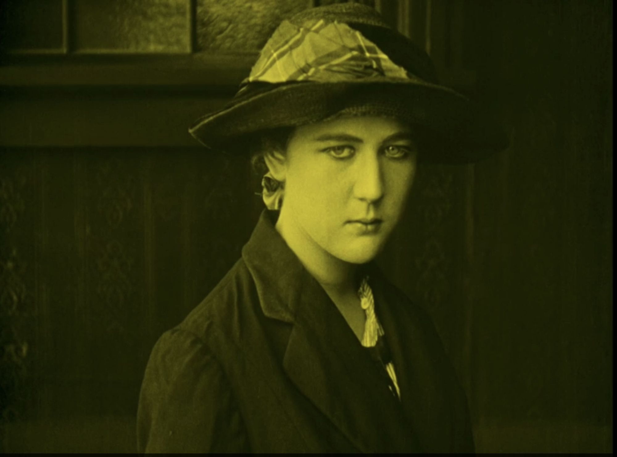 Mary MacLaren in SHOES (1916)