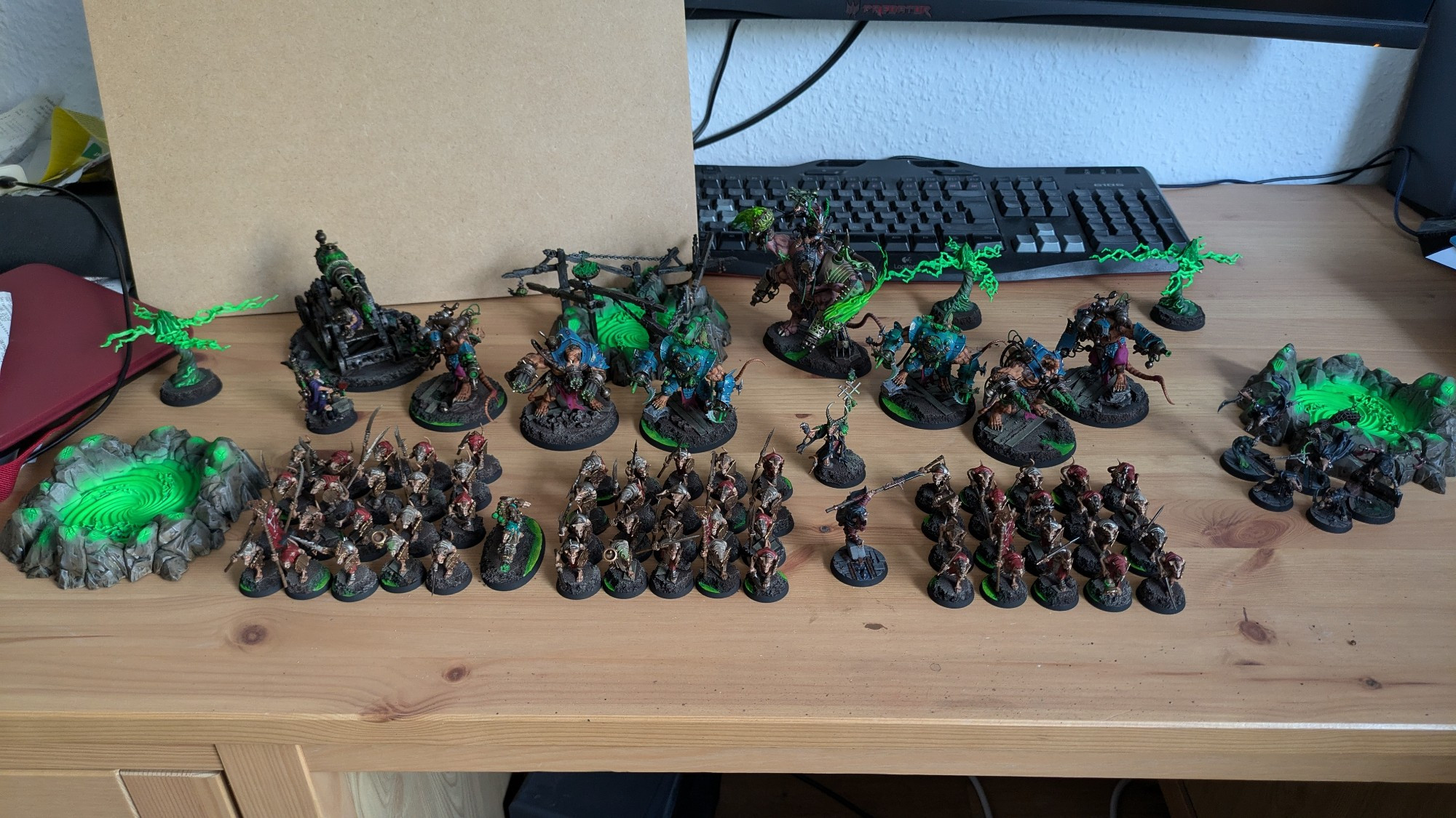 A skaven Army for age of sigmar 
60 clanrats 
6 stormfiends 
1 ratling Cannon 
1 Warp lightning Cannon
1 thanquol 
1 Grey seer 
1 claw Lord 
Skittershanks clawpack
3 gnawholes
1 Warp lightning vortex 
