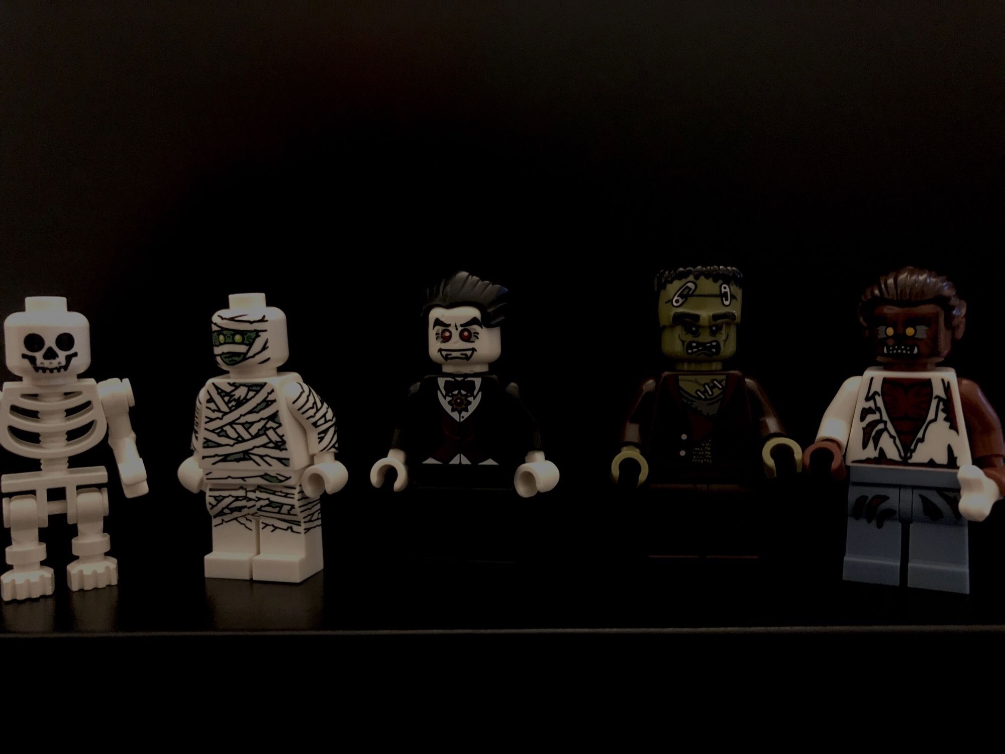 5 Lego Minifigures: Skeleton, Mummy, Vampire, Frankensteins Monster, Werewolf