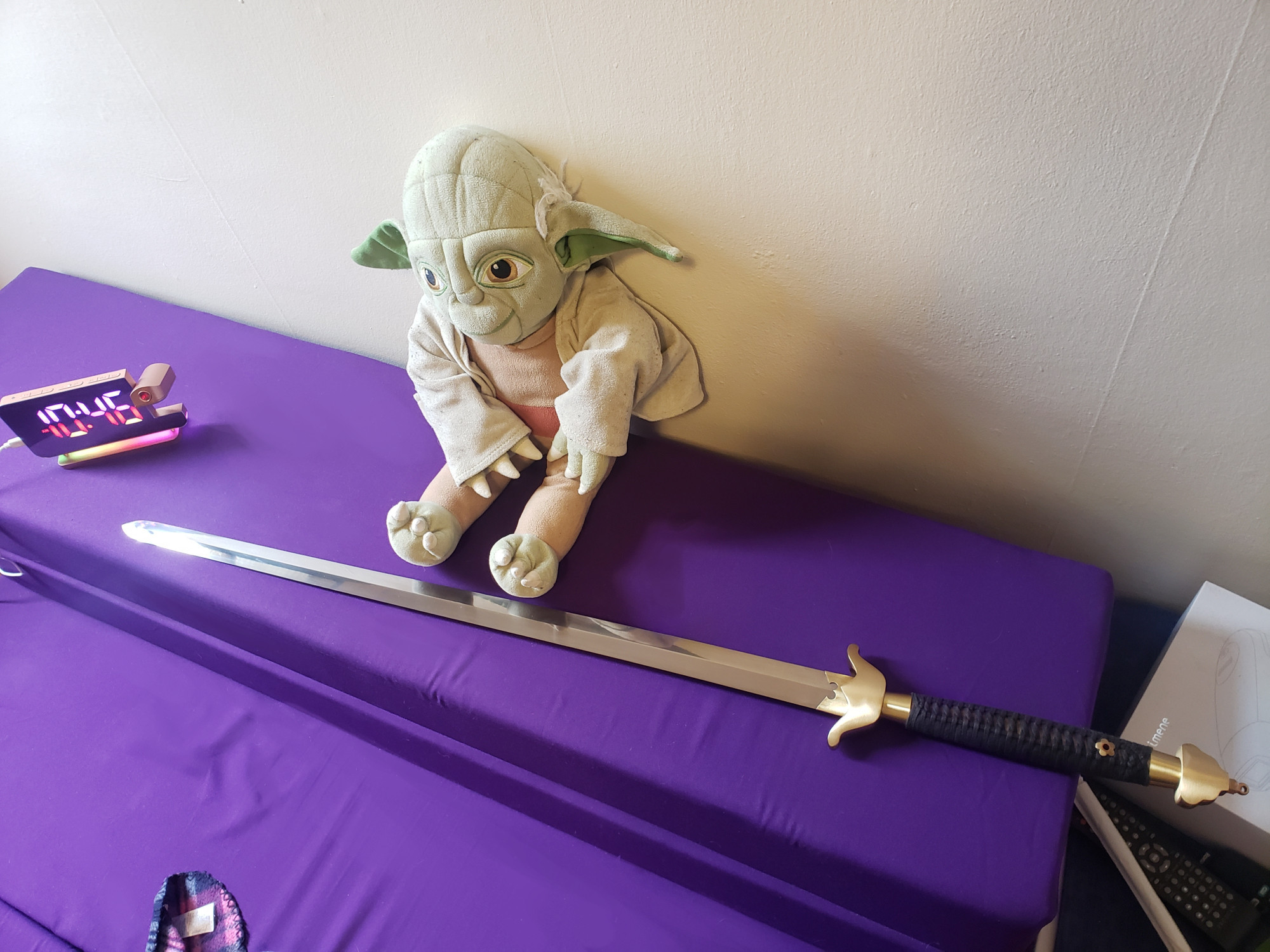 Two-handed Jian placed in front of Jedi Master Yoda, who is paralyzed with secondhand embarrassment for insufferable lesbian (not pictured).