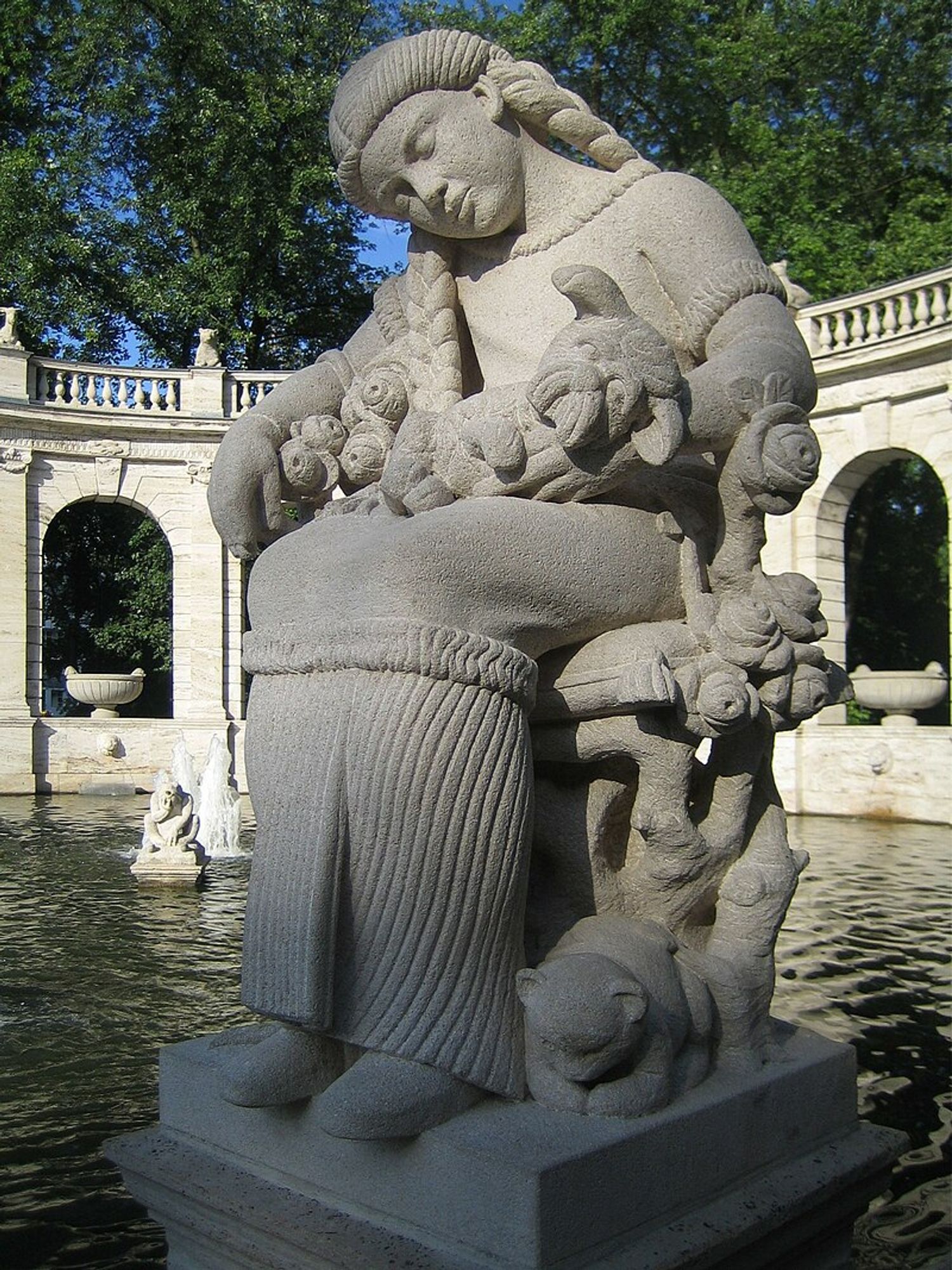 Märchenbrunnen unweit des Berliner Alexanderplatz
Auswärts der City Straße - beim Volkspark Friedrichshain

Das soll Dornröschen sein !

Bild
Manfred Brückels CC4.0