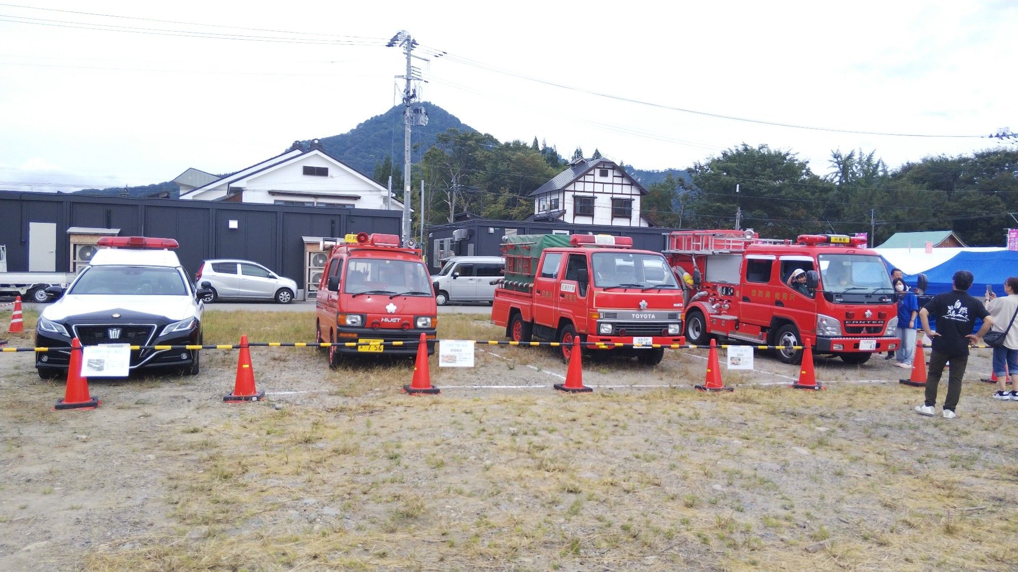 パトカー、軽積載車、積載車、ポンプ車