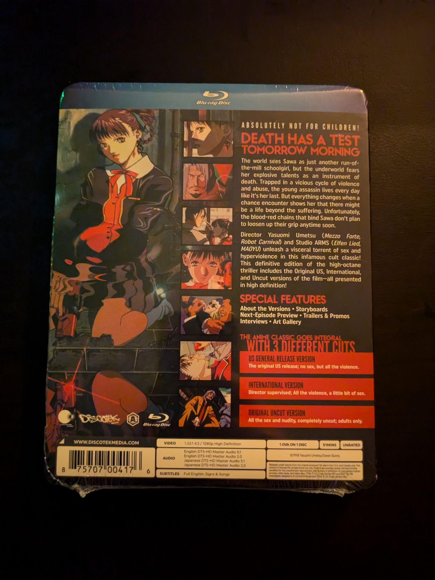 Rear cover of Blu-ray box with a basic synopsis of the movie, the three different cuts included, and special features including storyboards, trailers, interviews and an art gallery.