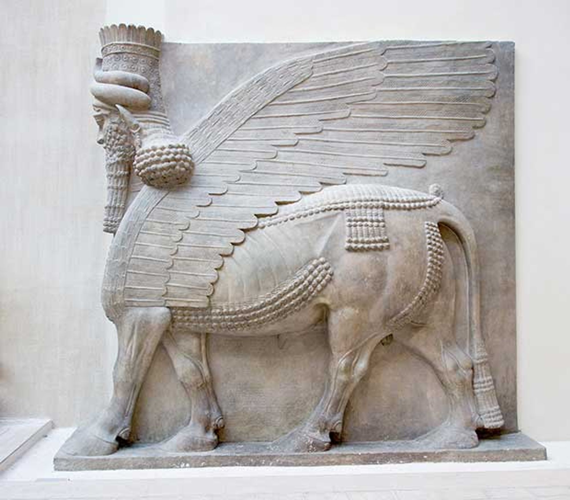 Taureau_Lamassu_du_louvre.jpg